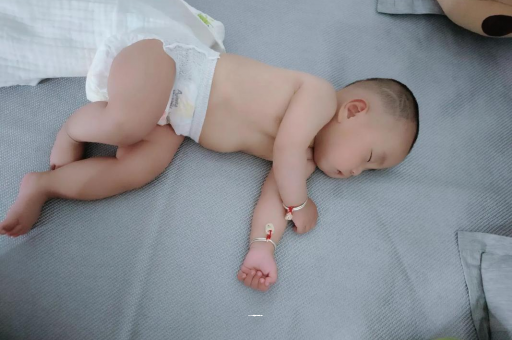 保山宝宝老打喷嚏怎么办